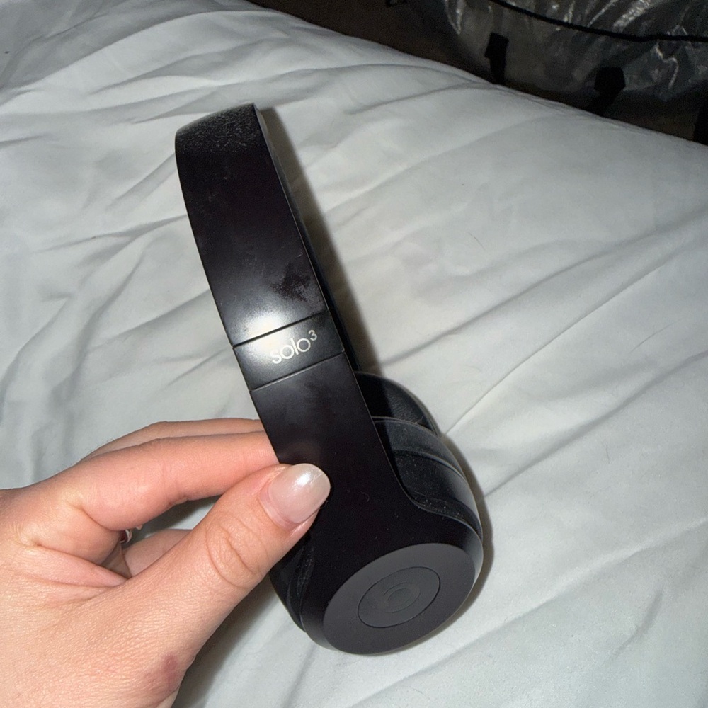 Beats Solo3 Wireless Headphones - Black